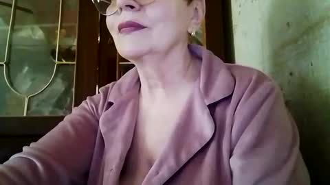 SophieBurnsX online show from May 23, 11:08 am