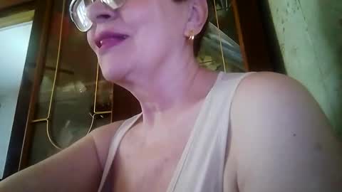 SophieBurnsX online show from May 26, 9:41 am