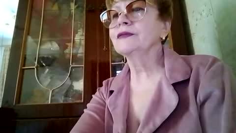 SophieBurnsX online show from May 16, 10:47 am