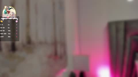 Snapshot of sophiee_smith chatting on December 30, 10:32 am Sophie online show from December 30, 10:32 am