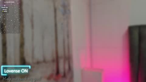 Snapshot of sophiee_smith chatting on January 2, 11:09 am Sophie online show from January 2, 11:09 am