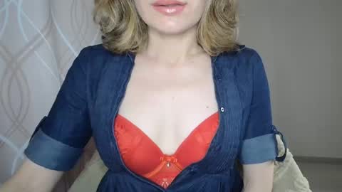 Sophiemisss online show from November 4, 9:47 am