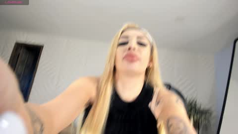 Snapshot of sophiepalmerx chatting on January 6, 1:08 pm Sophie Palmer online show from January 6, 1:08 pm