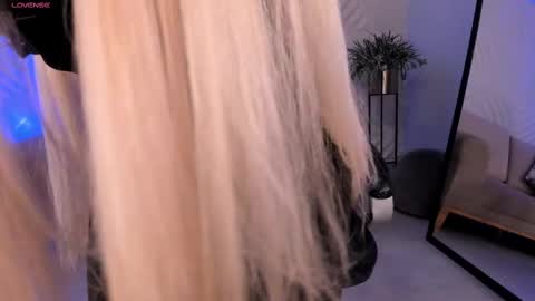 Snapshot of sophiepalmerx chatting on March 1, 1:51 pm Sophie Palmer online show from March 1, 1:51 pm