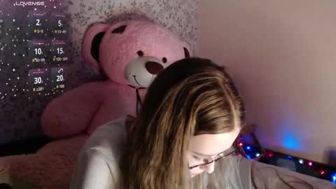 Snapshot of sophiesuvi chatting on October 19, 5:59 pm Sophie and my bestie Mandy online show from October 19, 5:59 pm