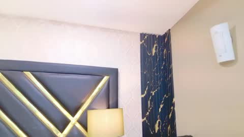 SophieWinslow online show from April 15, 12:17 pm