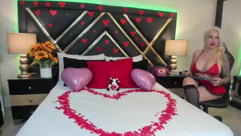 SophieWinslow online show from February 14, 12:57 pm