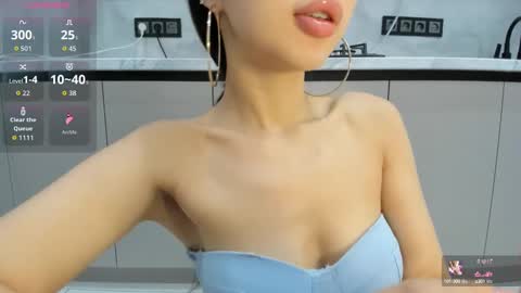 Snapshot of soul_mi chatting on October 2, 2:27 am Mia online show from October 2, 2:27 am