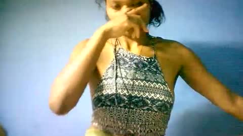 sourayaa online show from April 12, 3:48 pm