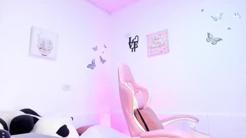 Snapshot of soy_alice chatting on October 18, 12:03 am Alicia PVT OPEN online show from October 18, 12:03 am