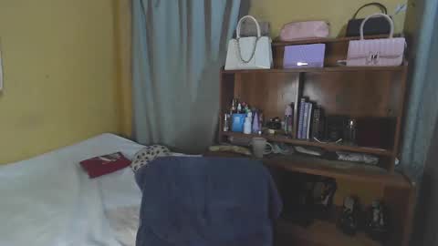 Snapshot of soy_miauhg chatting on January 20, 7:36 am Miauhg online show from January 20, 7:36 am