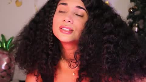 Snapshot of soytropicalfruit chatting on December 12, 7:41 am You want to talk to me more personal follow me in My Channel VIP 50 the discount online show from December 12, 7:41 am