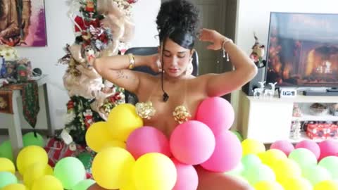 Snapshot of soytropicalfruit chatting on December 24, 7:55 pm You want to talk to me more personal follow me in My Channel VIP 50 the discount online show from December 24, 7:55 pm