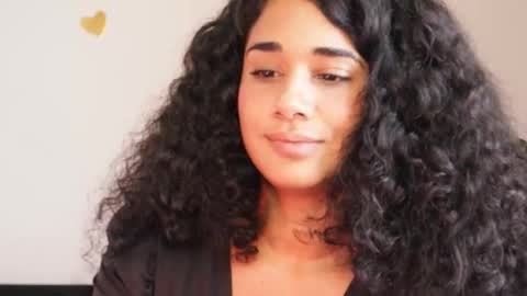 Snapshot of soytropicalfruit chatting on January 12, 8:25 pm You want to talk to me more personal follow me in My Channel VIP 50 the discount online show from January 12, 8:25 pm
