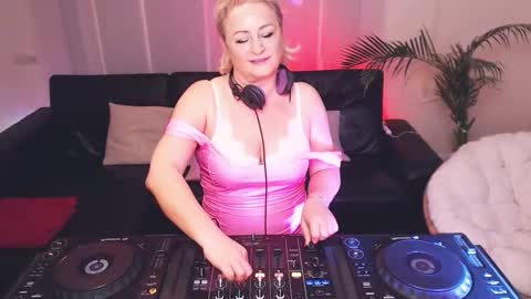 Spicy Marmelade  more than you expect online show from November 11, 10:29 pm