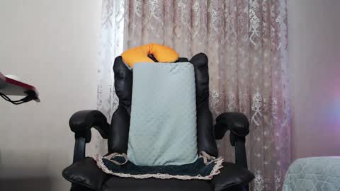 Tips are the best compliment to a woman online show from April 10, 7:58 am