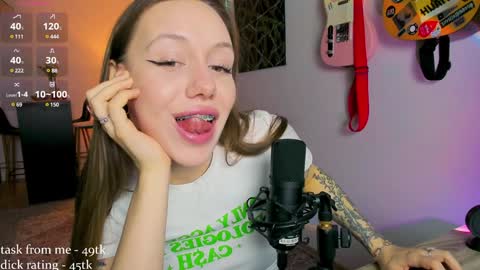 Anni if Im offline for a long time Im depressed feel free to support me offline online show from December 19, 1:29 pm