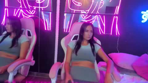 staarlightt online show from January 9, 2:16 am