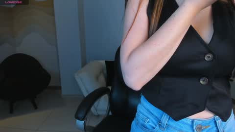 Stacy Woods online show from January 25, 10:29 am