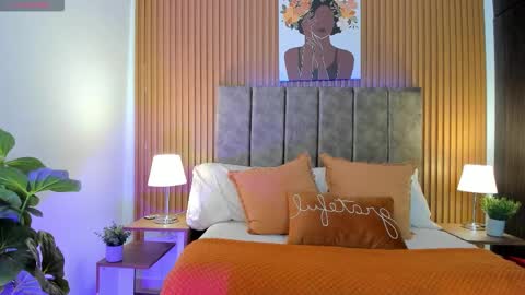 Stacy Woods online show from November 10, 2:56 pm