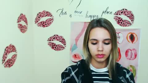 Stacy online show from December 8, 5:55 pm