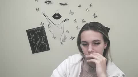 Stacy online show from December 22, 5:42 pm