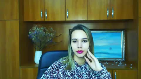 Stacy online show from December 14, 7:40 am