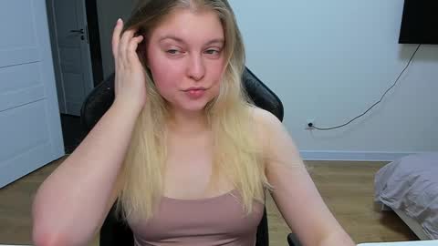 Stacy  online show from January 18, 9:45 pm