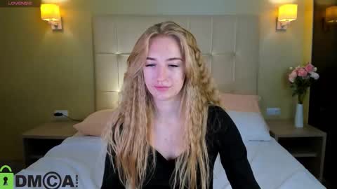 Stacy Mon Tue Wed Thu Fri Sun GMT GMT 3 1000am - 0400pm  online show from September 24, 7:51 am