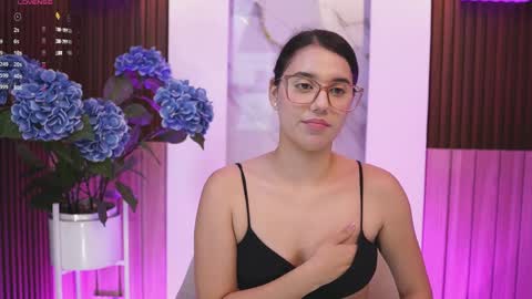 stacycooper_ online show from May 26, 7:13 pm