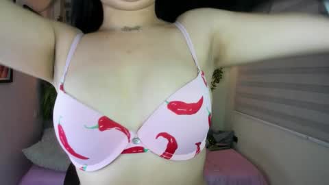 Snapshot of starlie_ chatting on October 24, 1:01 am Alisson online show from October 24, 1:01 am