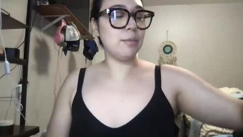 starlitdreams777 online show from June 2, 5:08 am