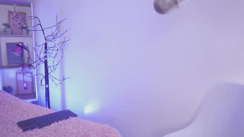 Yoko online show from February 3, 6:45 pm