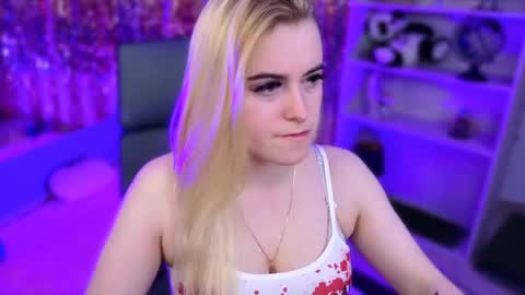 stef_nicks online show from March 24, 9:25 am