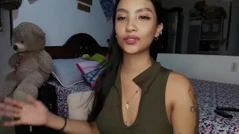 Im MiaIts my first day here  online show from September 24, 2:32 am