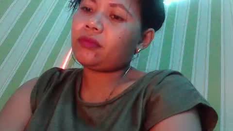 Snapshot of steffani_love chatting on October 23, 2:17 am steffani_love online show from October 23, 2:17 am