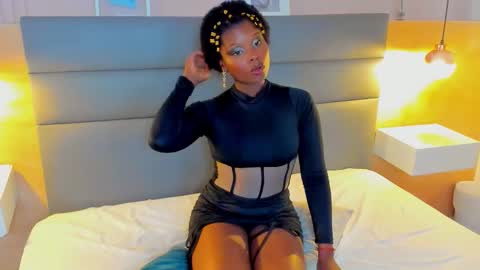 STELA online show from November 4, 8:03 pm