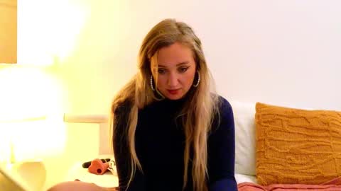 StellaFlowerPower online show from November 5, 9:20 pm