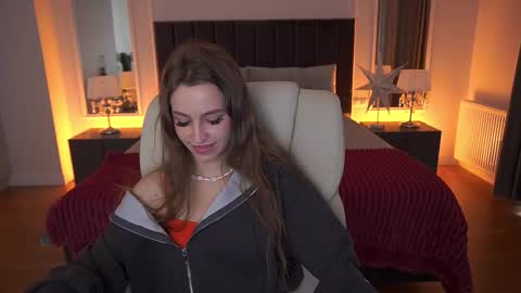 stellahoneywell online show from February 21, 7:31 am