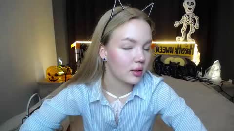 Snapshot of stellalights chatting on October 20, 12:08 pm stellalights online show from October 20, 12:08 pm