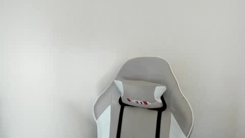 S T E L L A online show from February 19, 10:04 am