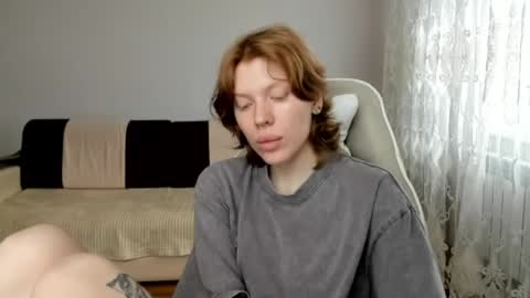 S T E L L A online show from April 5, 9:08 am