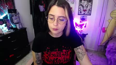 Snapshot of stephani_rousso chatting on October 22, 10:37 pm joha cosmo online show from October 22, 10:37 pm