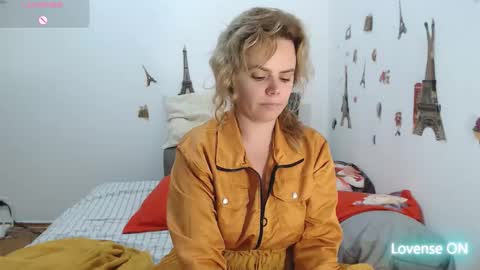 Stephanie   online show from November 17, 11:00 am