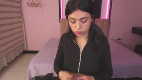 stephany_rodriguez_ online show from March 6, 1:14 pm