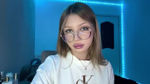 Stef online show from March 14, 2:29 pm