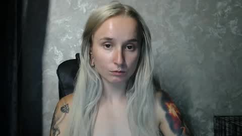 Snapshot of stephiepink chatting on September 23, 10:13 am Grace online show from September 23, 10:13 am