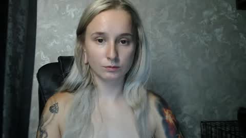 Snapshot of stephiepink chatting on September 28, 8:19 am Grace online show from September 28, 8:19 am