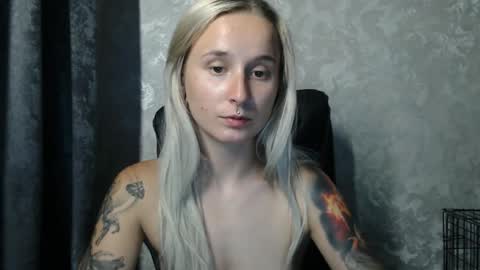 Snapshot of stephiepink chatting on September 11, 11:43 am Grace online show from September 11, 11:43 am