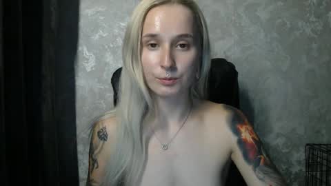 Snapshot of stephiepink chatting on October 15, 10:07 am Grace online show from October 15, 10:07 am